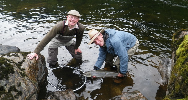 Catching salmon on the River Dee